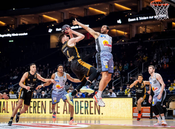 练弗里克申 练弗里克申