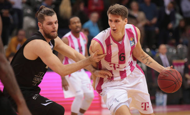 依托库里的 依托库里的