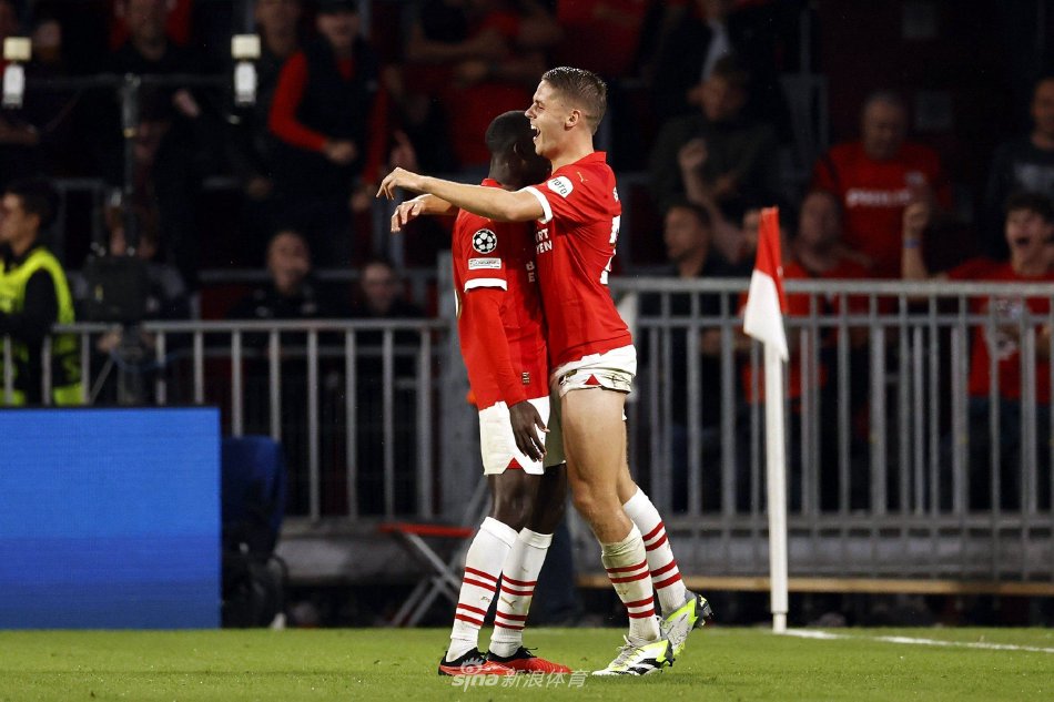 罗泽三人在 罗泽三人在