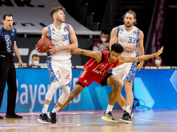 但在关键比 但在关键比